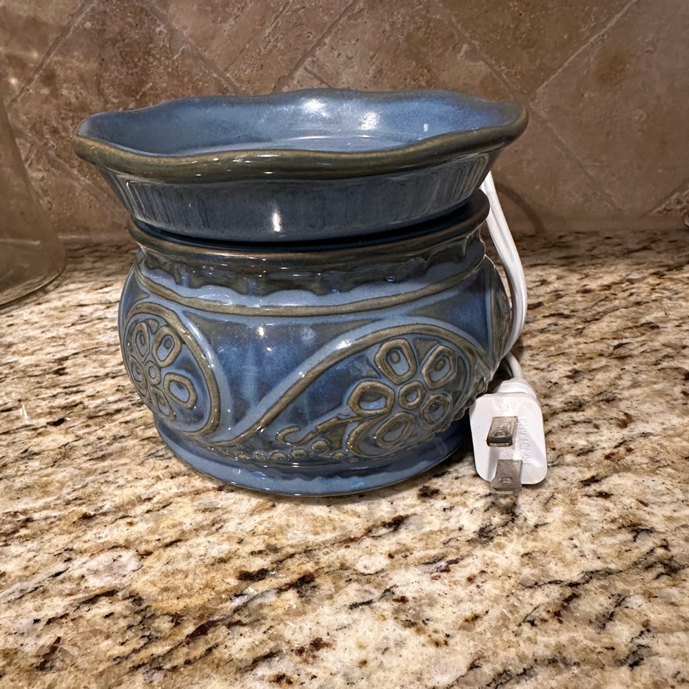 Chesapeake English Bluebell Ceramic Wax/Jar Candle Warmer